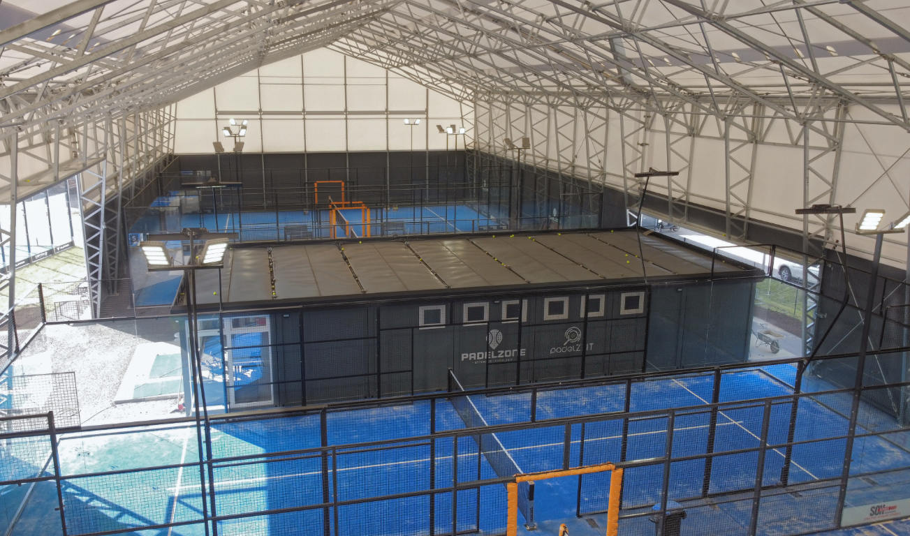modular-hallen-referenz-F5_Padelzelt-innenansicht3 Modular Giebelhalle von innen